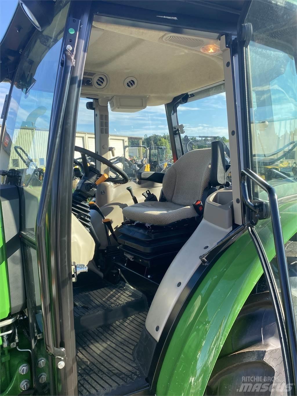 John Deere 5075E Traktory