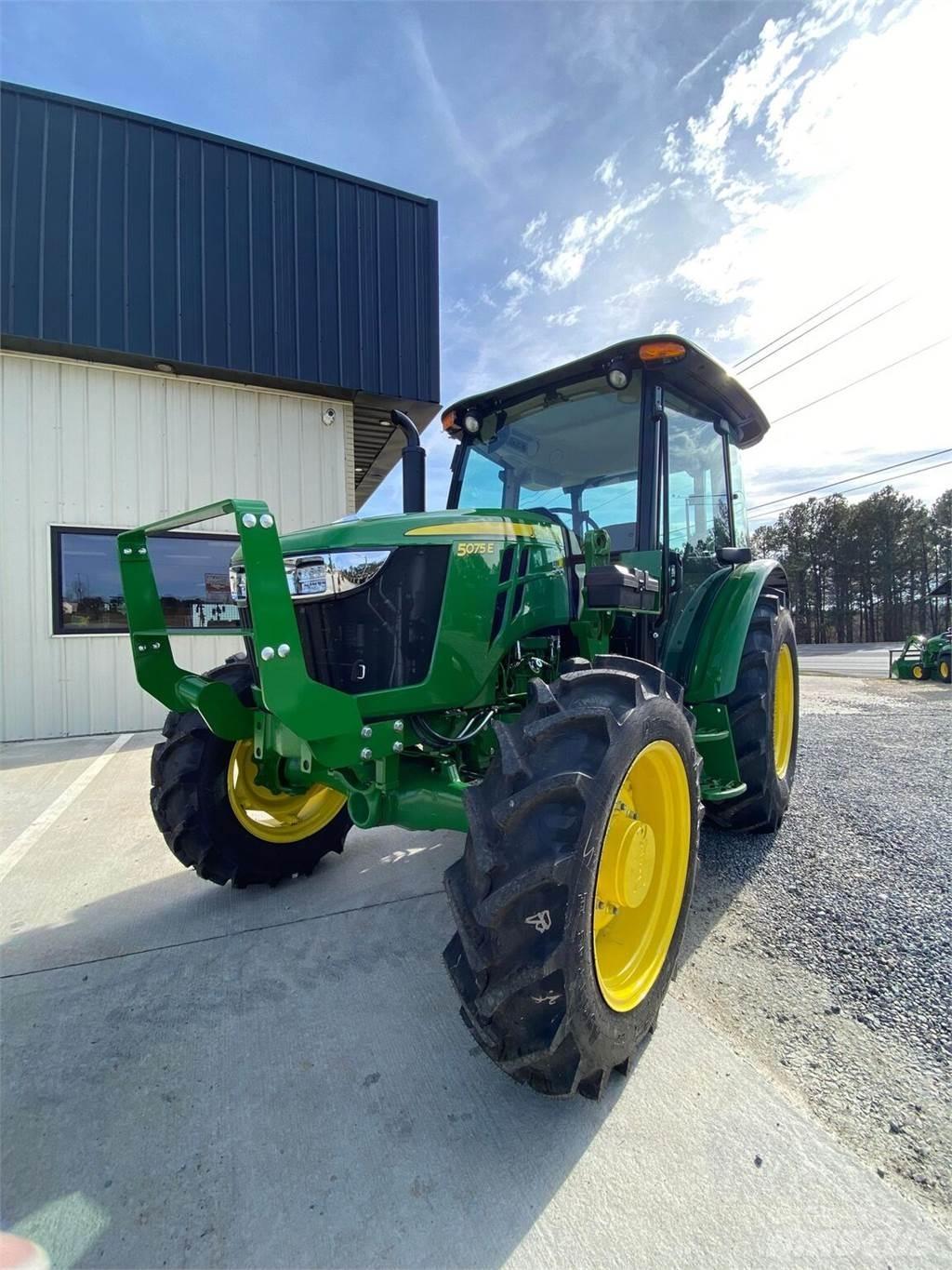 John Deere 5075E Traktory