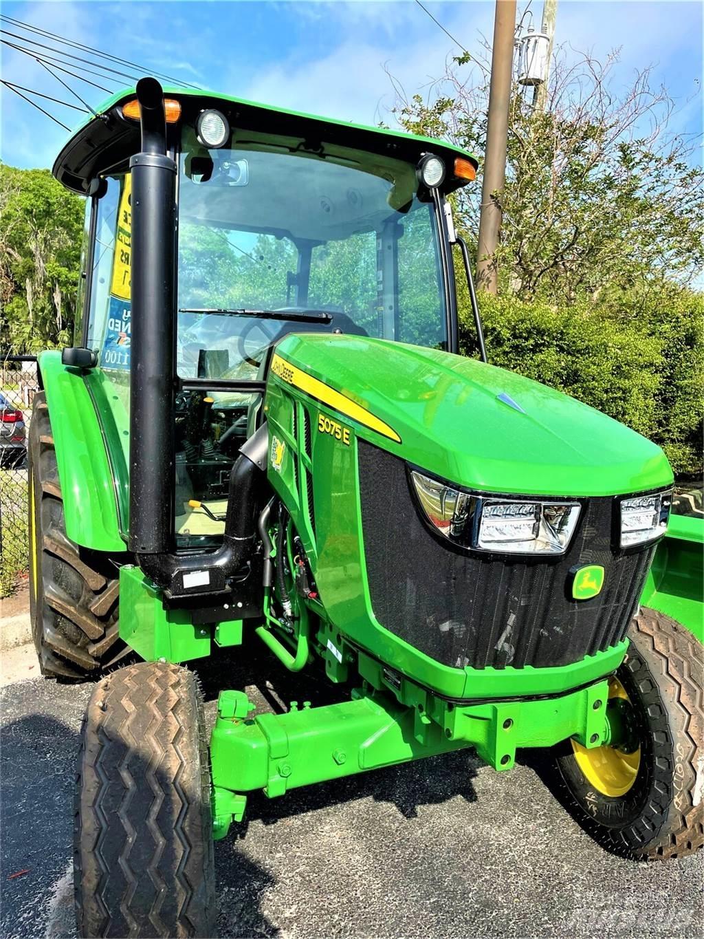 John Deere 5075E Traktory