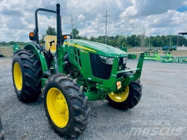 John Deere 5075E Traktory