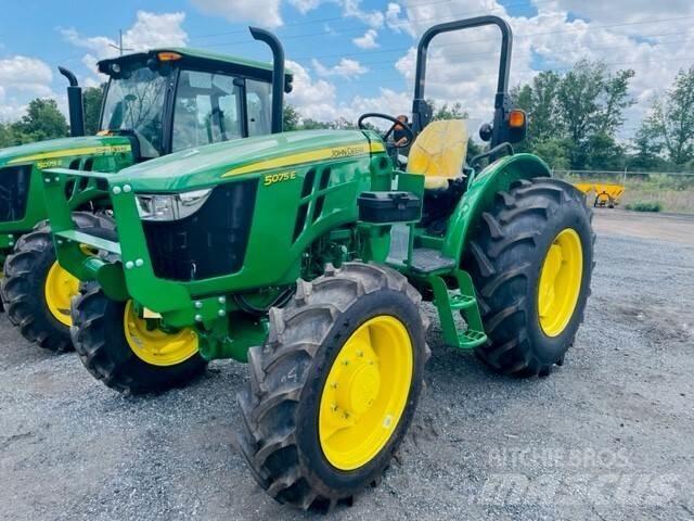 John Deere 5075E Traktory
