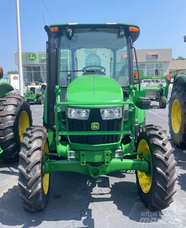 John Deere 5075E Traktory