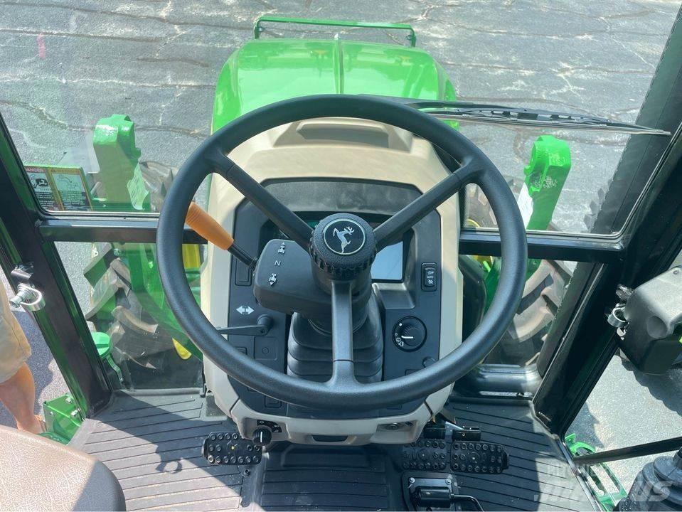 John Deere 5075E Traktory