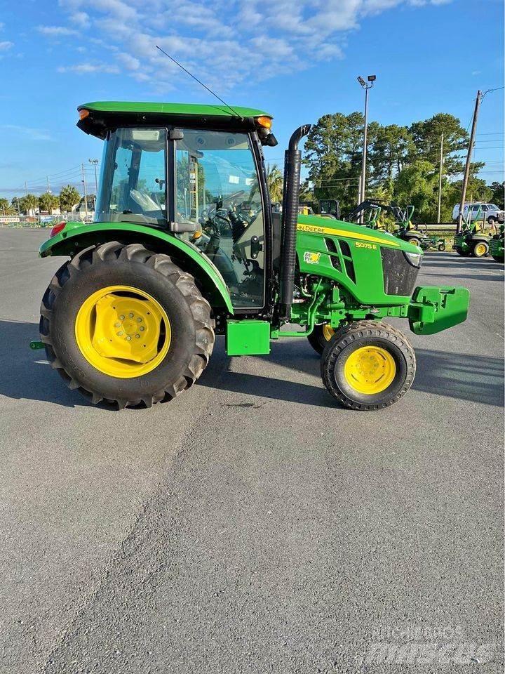 John Deere 5075E Traktory