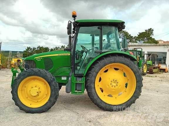 John Deere 5090R Traktory