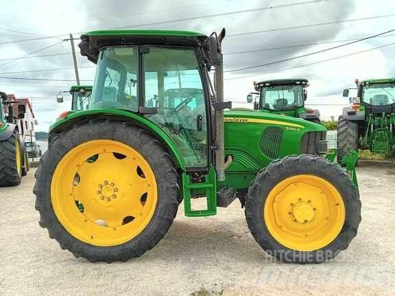 John Deere 5090R Traktory