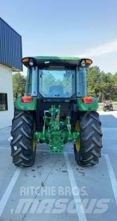 John Deere 5100E Kompaktné traktory