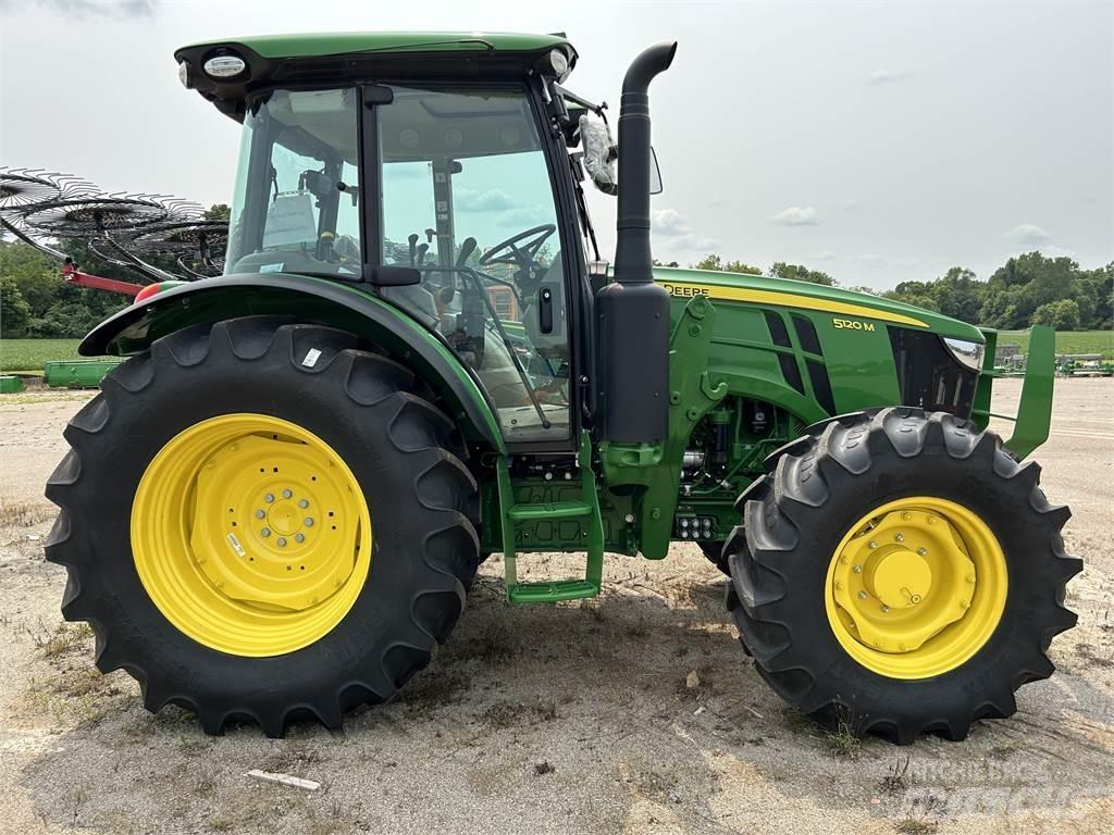 John Deere 5120M Traktory