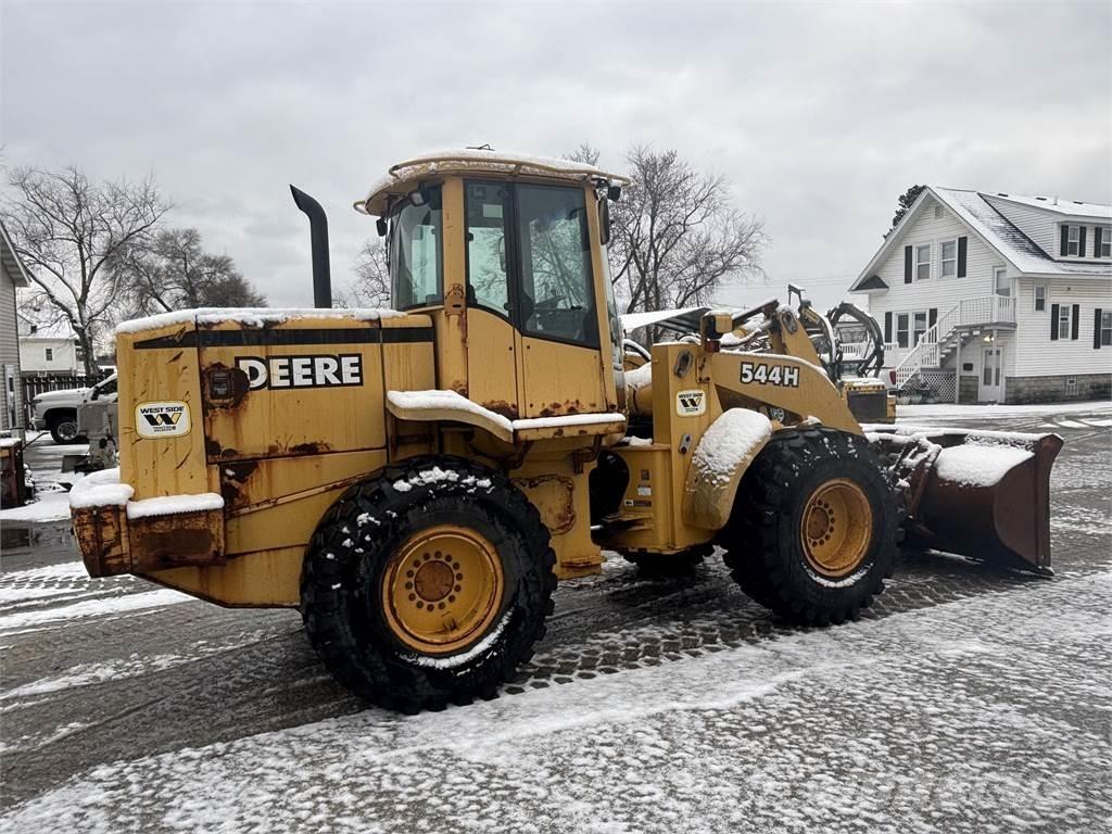 John Deere 544H Kolesové nakladače