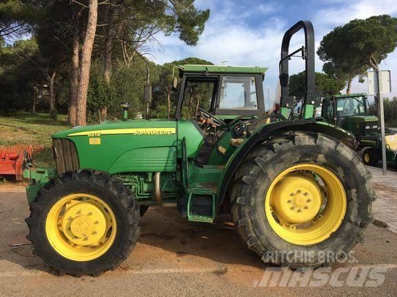 John Deere 5515 Traktory