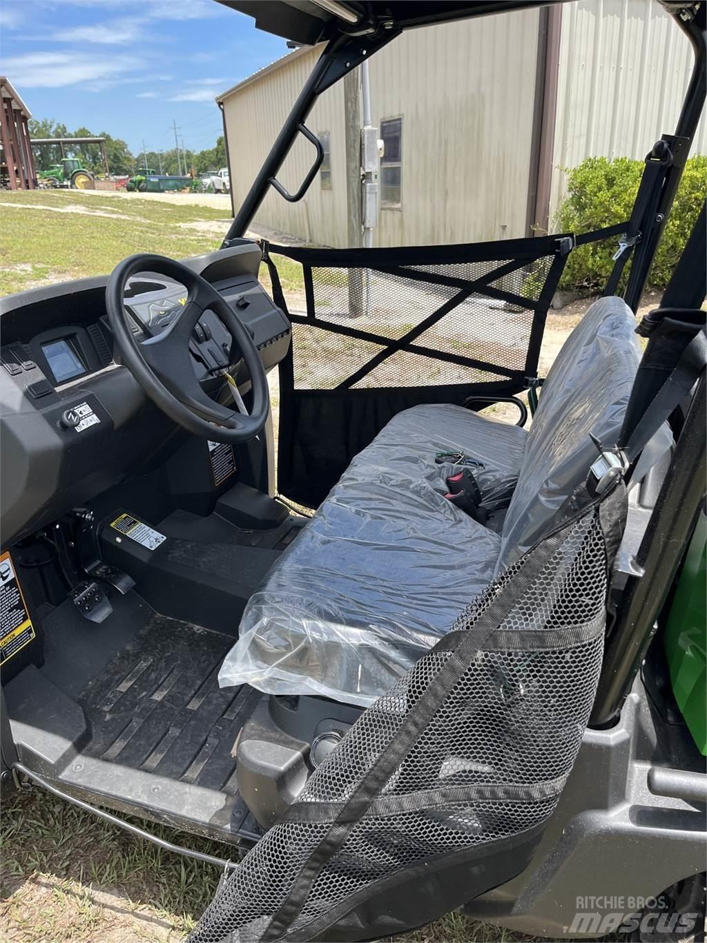 John Deere 560E Úžitkové vozne