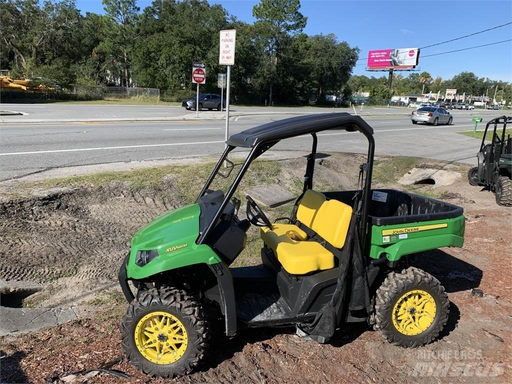 John Deere 590M Úžitkové vozne
