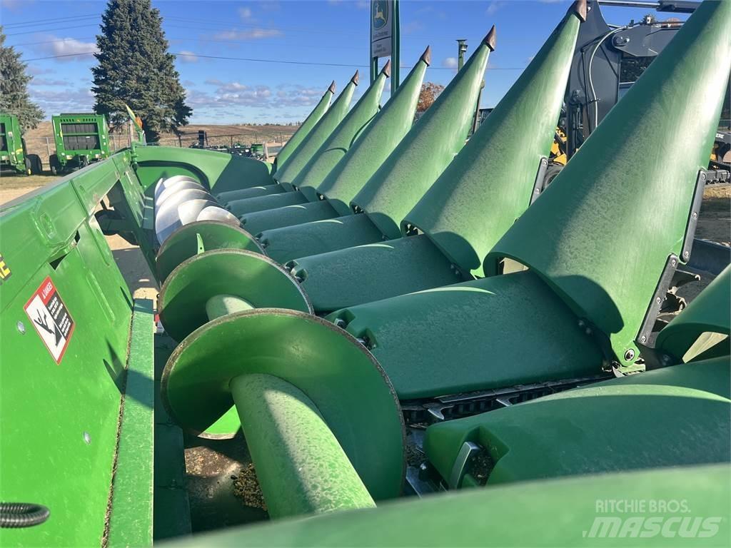 John Deere 608C Príslušenstvo a náhradné diely ku kombajnom