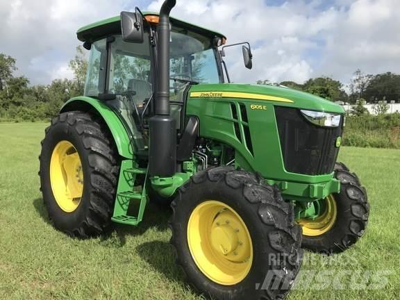 John Deere 6105E Traktory