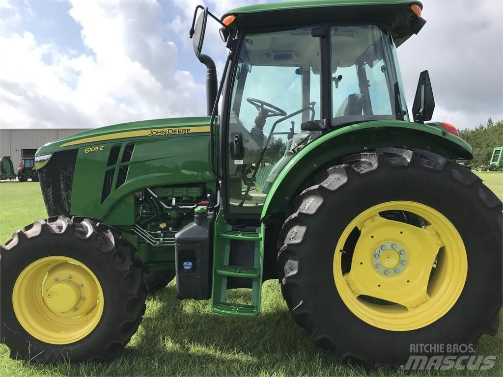 John Deere 6105E Traktory