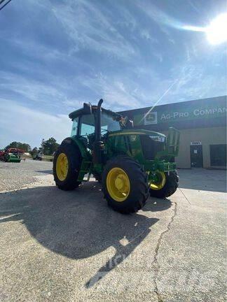John Deere 6105E Traktory