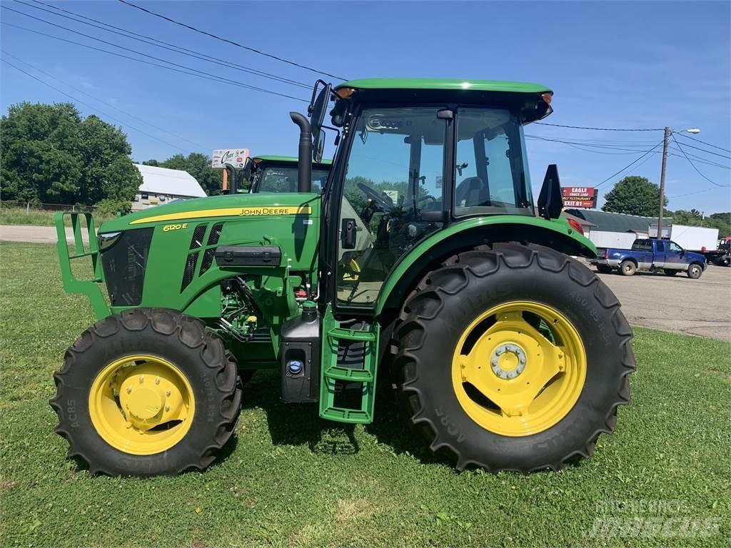 John Deere 6120E Traktory