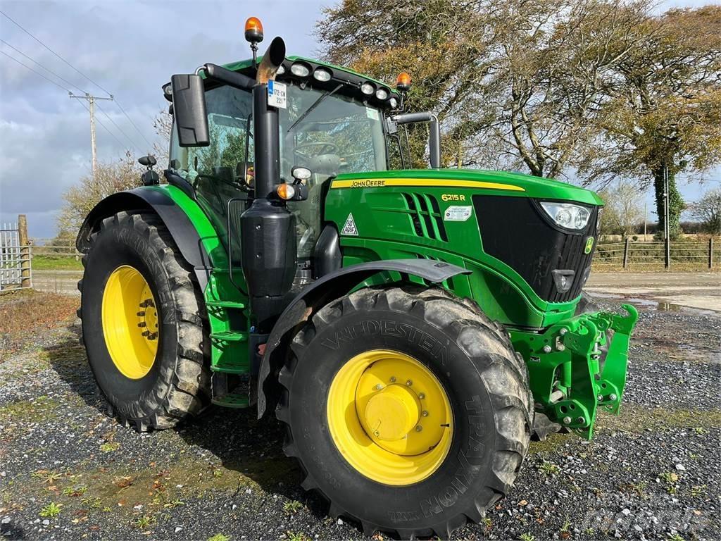 John Deere 6215R Traktory