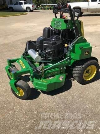 John Deere 636M Samochodné kosačky