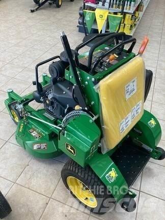 John Deere 636M Samochodné kosačky