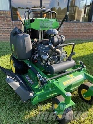 John Deere 636M Samochodné kosačky