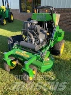 John Deere 636M Samochodné kosačky