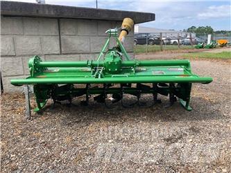 John Deere 665 Rotačné brány a pôdne frézy