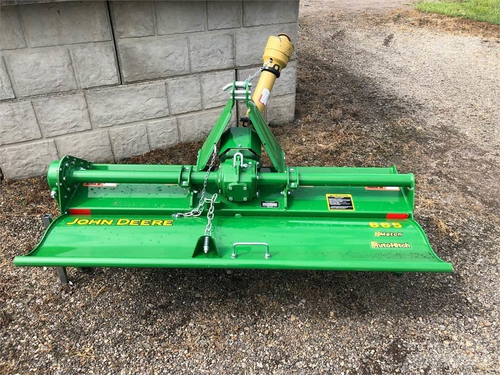 John Deere 665 Rotačné brány a pôdne frézy