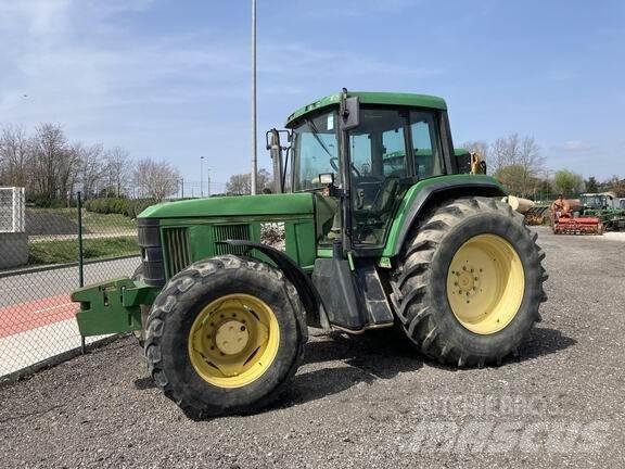 John Deere 6910 Traktory
