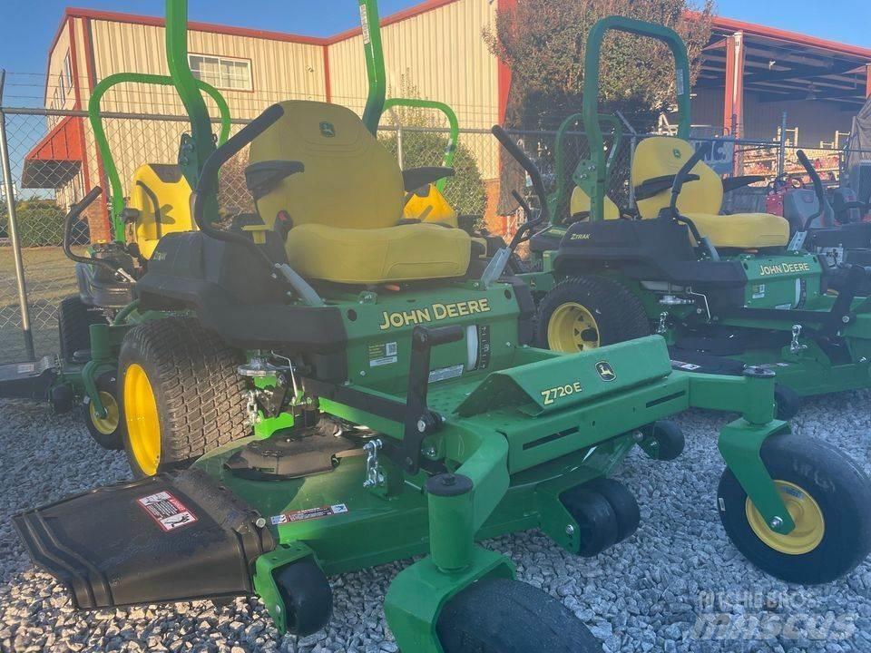 John Deere 720E Kosačky s nulovým polomerom otáčania