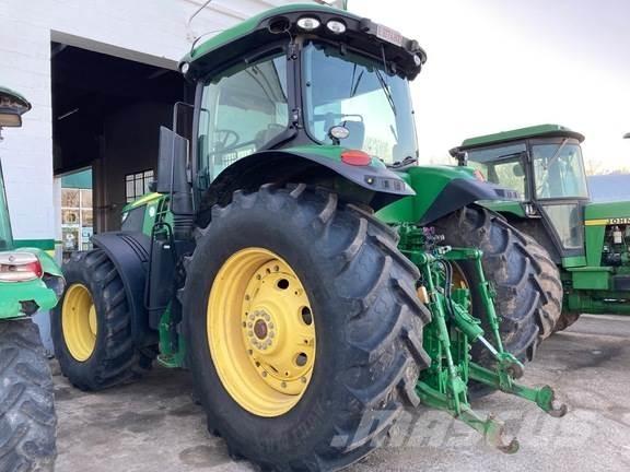 John Deere 7230R Traktory