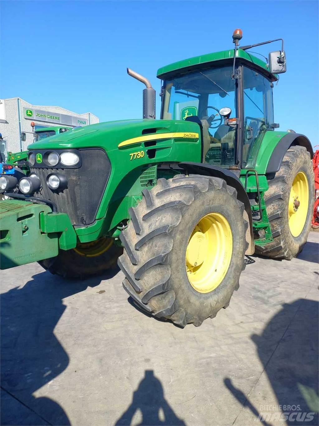 John Deere 7820 Traktory