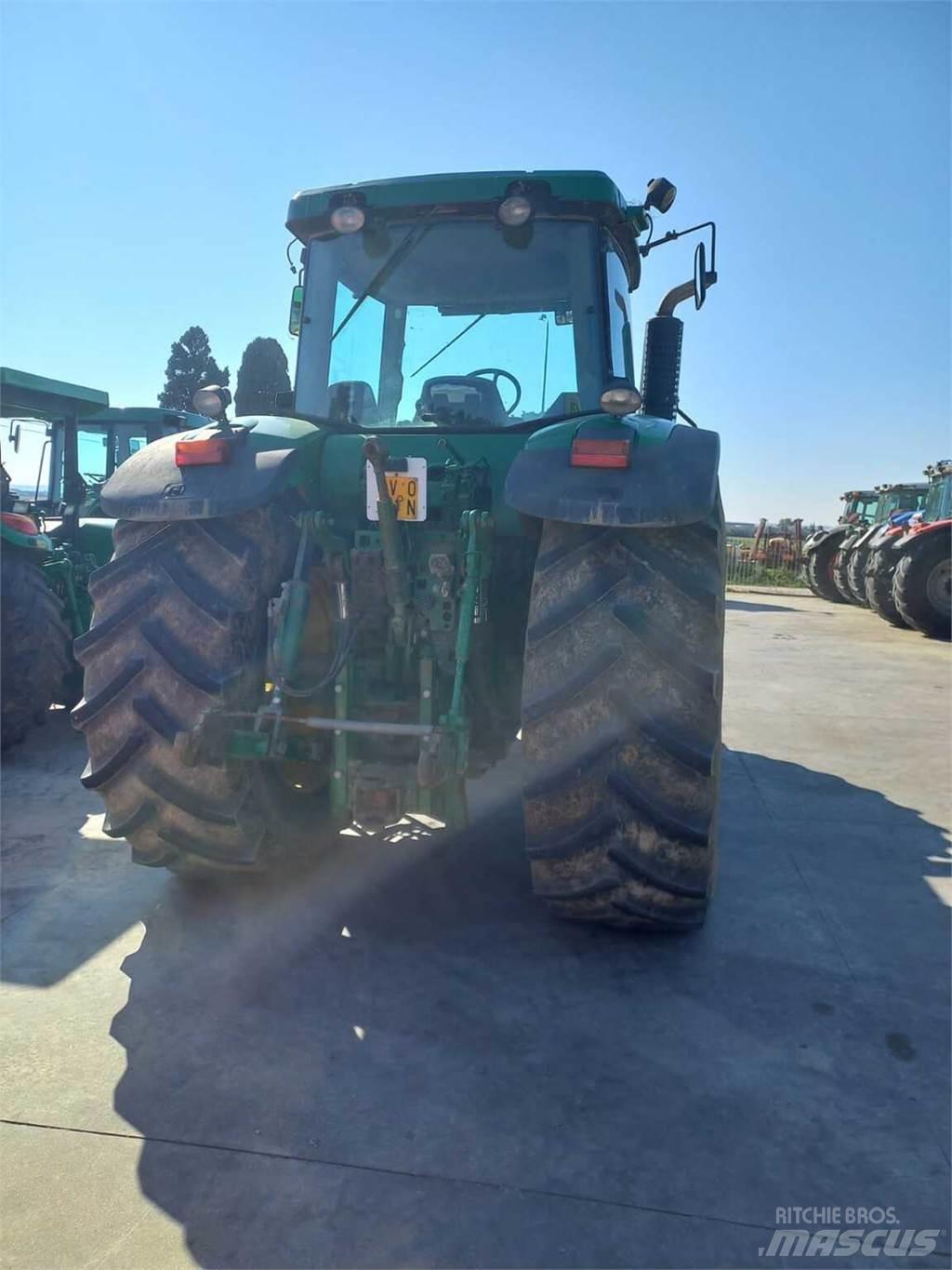 John Deere 7820 Traktory