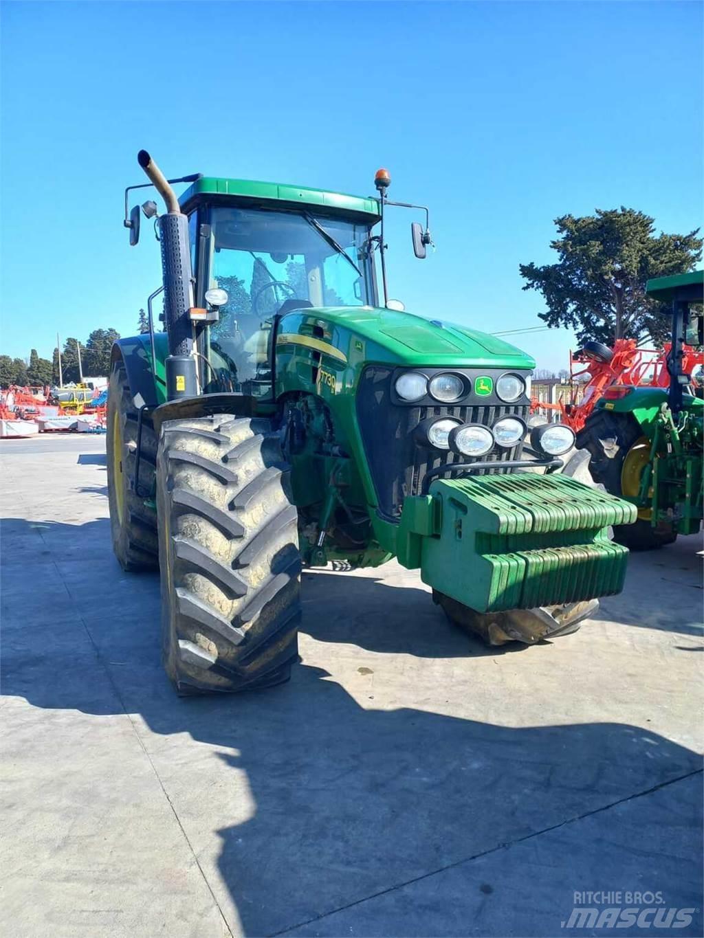 John Deere 7820 Traktory