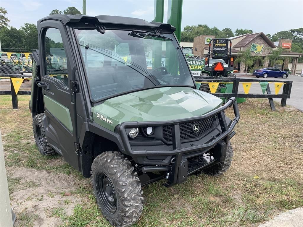 John Deere 835M Úžitkové vozne