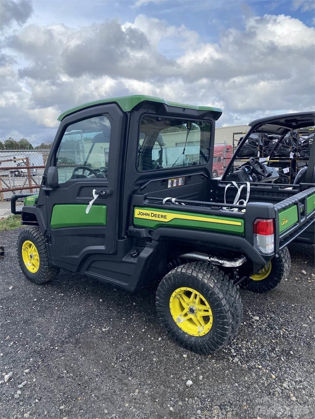 John Deere 835R Úžitkové vozne
