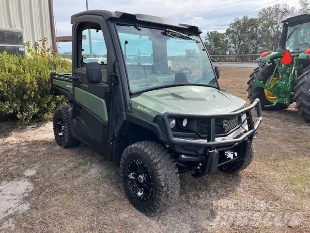 John Deere 835R Úžitkové vozne