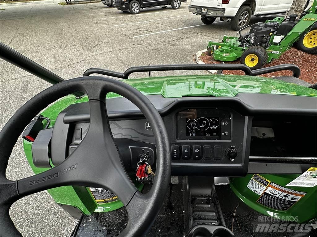 John Deere 855M Úžitkové vozne