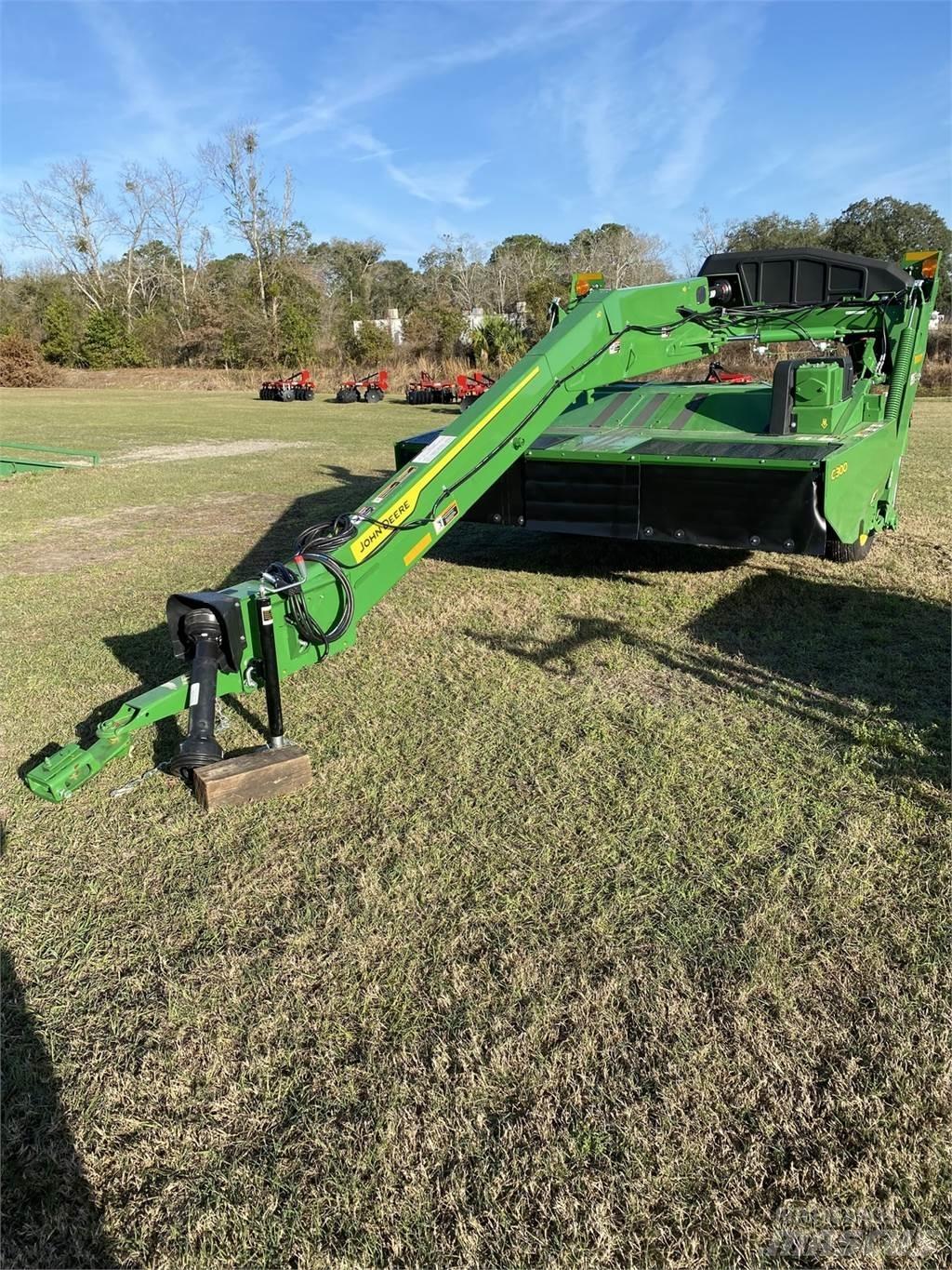 John Deere C300 Žací stroj-kondicionér