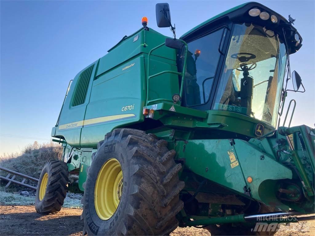 John Deere C670 Kombinované zberacie stroje