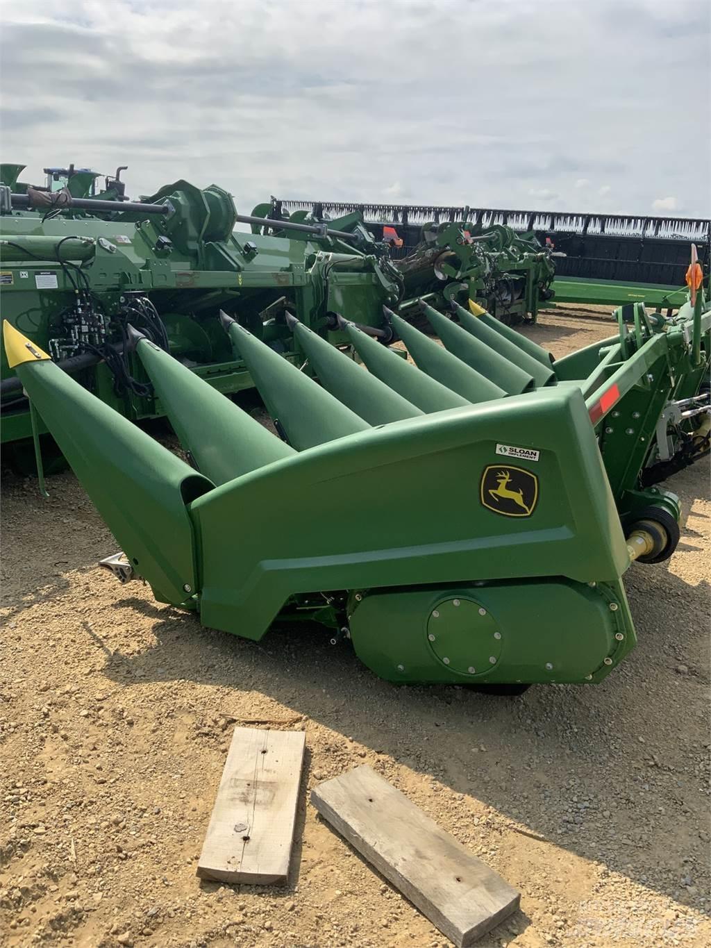 John Deere C8F Príslušenstvo a náhradné diely ku kombajnom
