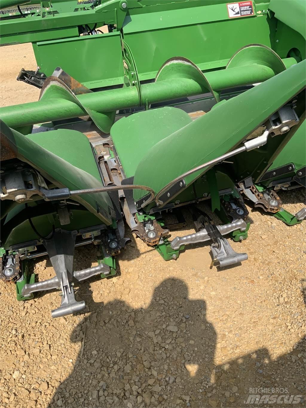 John Deere C8F Príslušenstvo a náhradné diely ku kombajnom
