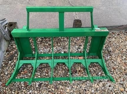 John Deere CR50 Drapáky