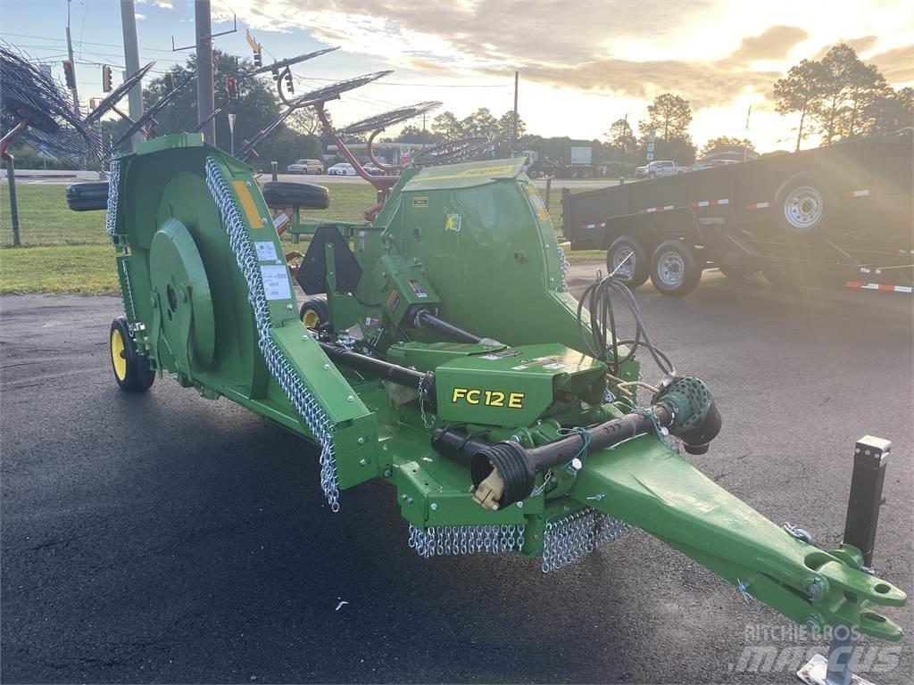 John Deere FC12E Drviče a rezače balíkov
