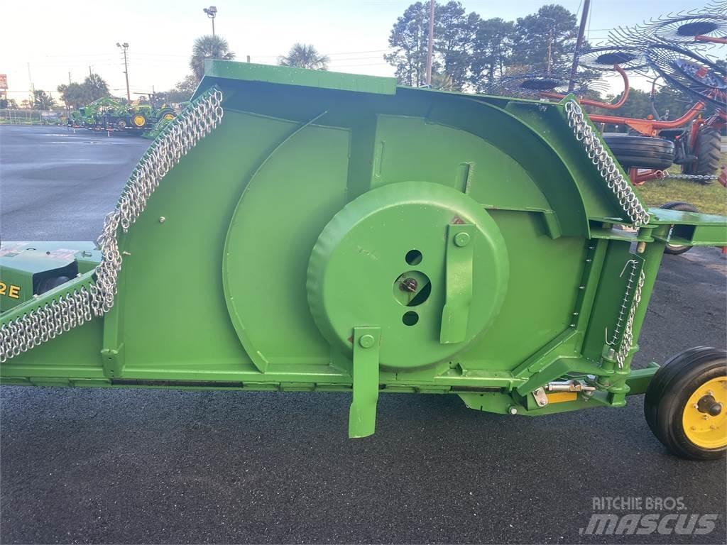 John Deere FC12E Drviče a rezače balíkov