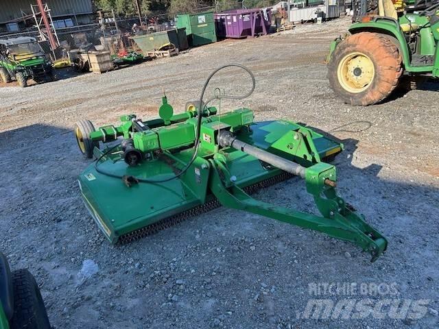 John Deere RC8M Drviče a rezače balíkov