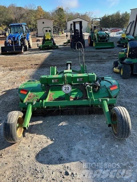 John Deere RC8M Drviče a rezače balíkov