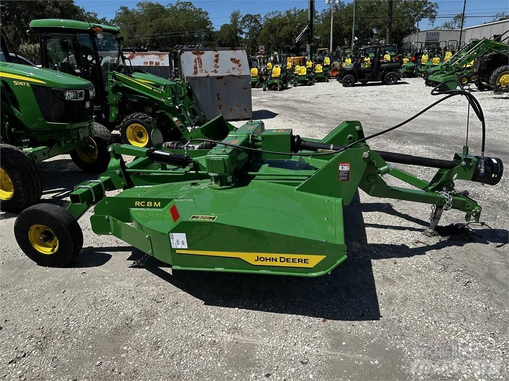 John Deere RC8M Drviče a rezače balíkov