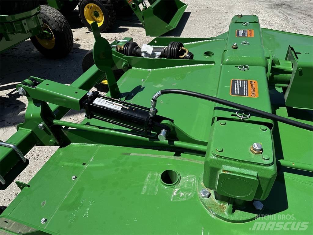 John Deere RC8M Drviče a rezače balíkov