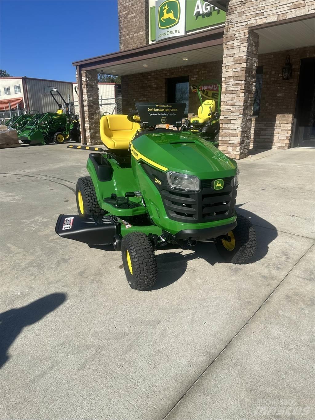 John Deere S100 Samochodné kosačky